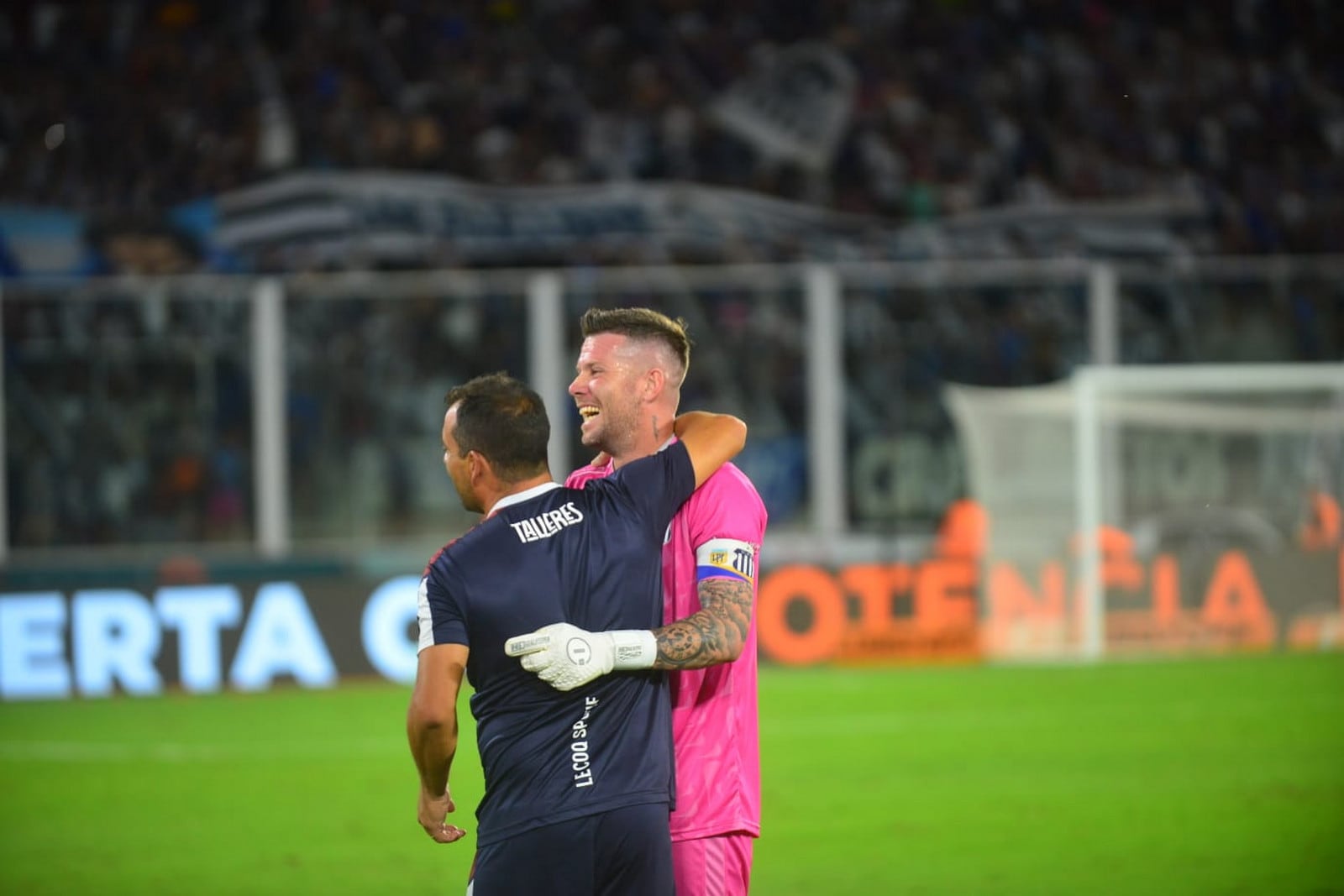 Talleres derrotó a Vélez en el Estadio Kempes y se metió en zona de clasificación. (Nicolás Bravo / La Voz)