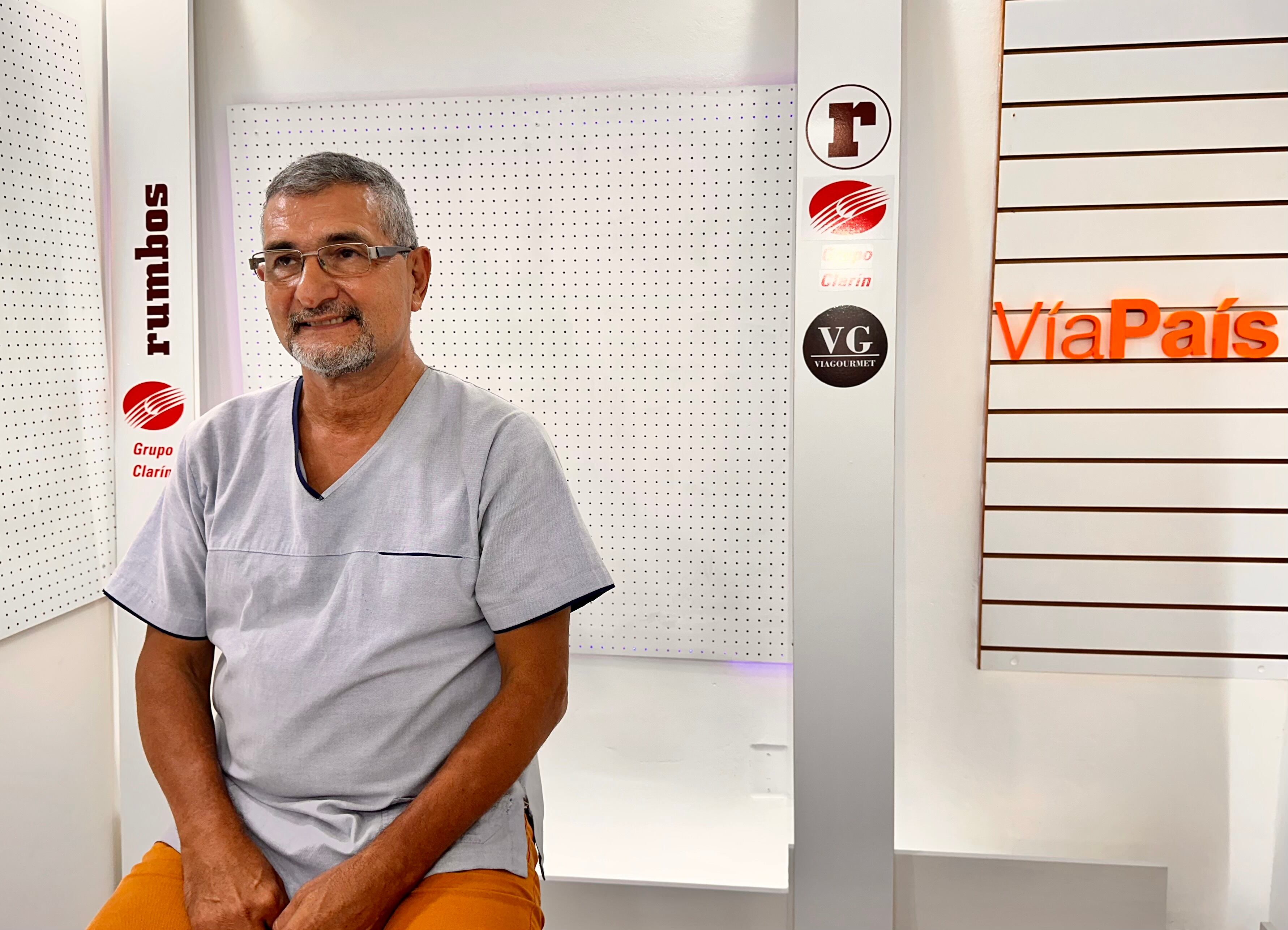 Ricardo González, médico veterinario.