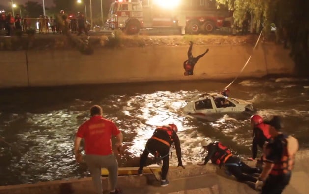 Simulacro de incendio y rescate de víctima en tiempo real, llevaron a cabo Bomberos Voluntarios de Las Heras.