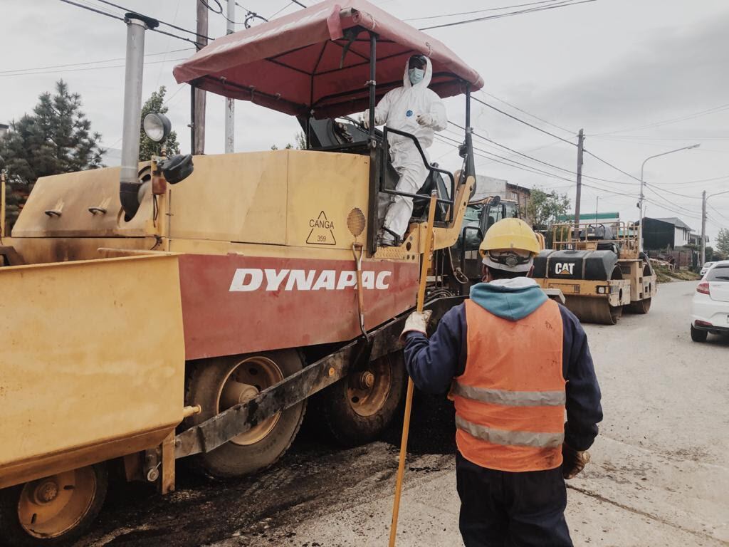 Autoridades del Municipio recorrieron las obras de repavimentación activas en la ciudad.