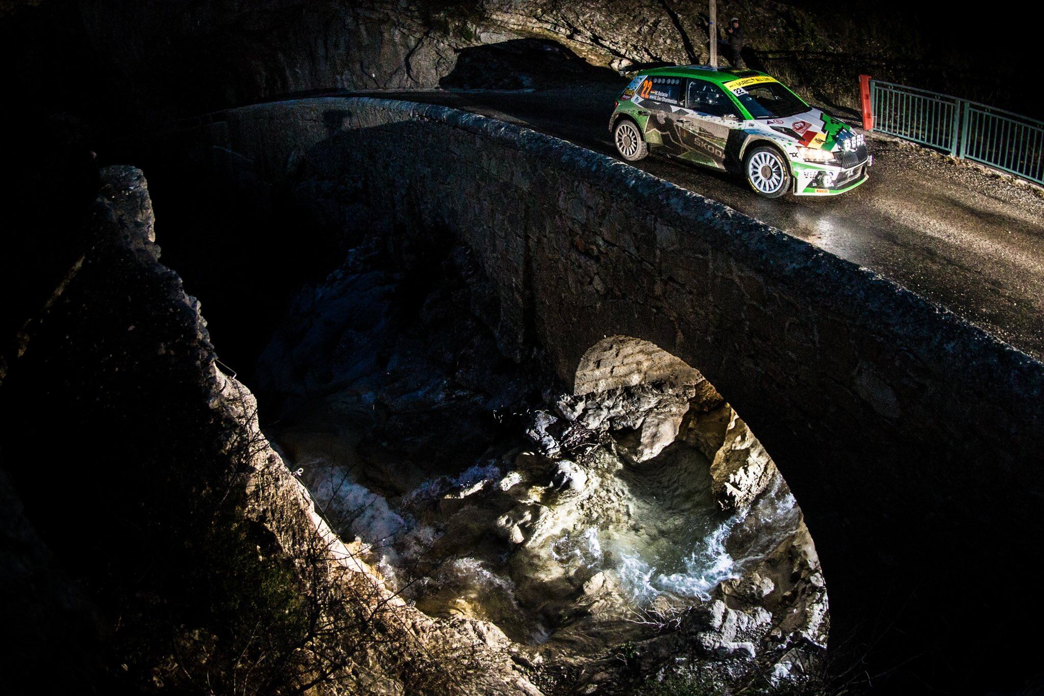 El piloto boliviano Marco Bulacia, navegado por el argentino y cordobés Marcelo Der Ohanessian, con el Skoda oficial. Ocuparon la 4ta posición en WRC2, división ganada por el noruego Andreas Mikkelsen, con la misma marca.