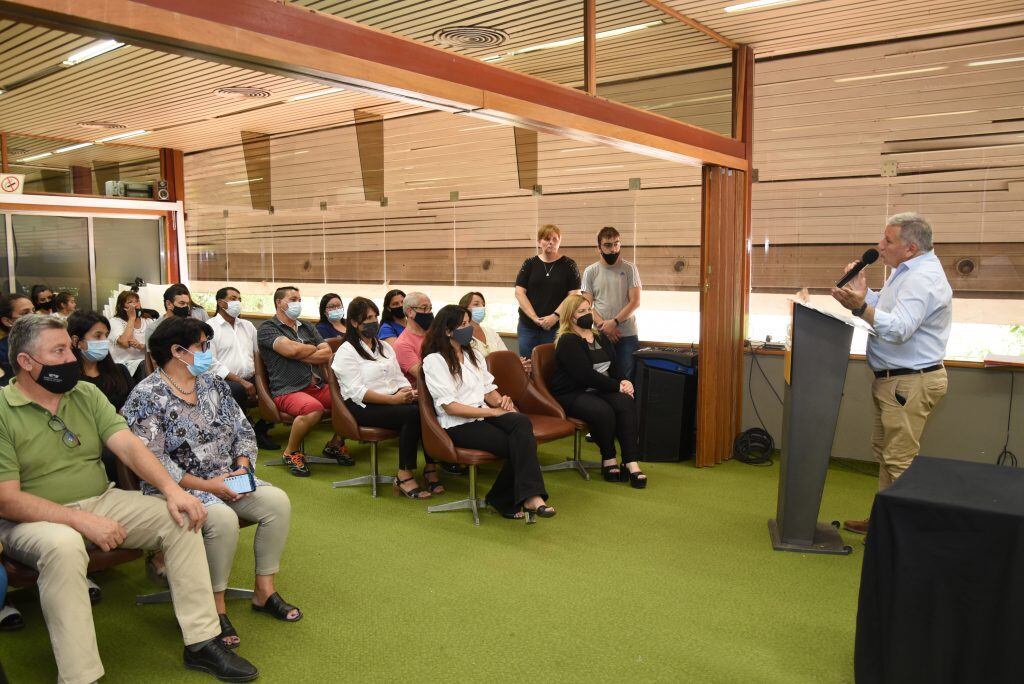 Entrega de pensiones en Arroyito