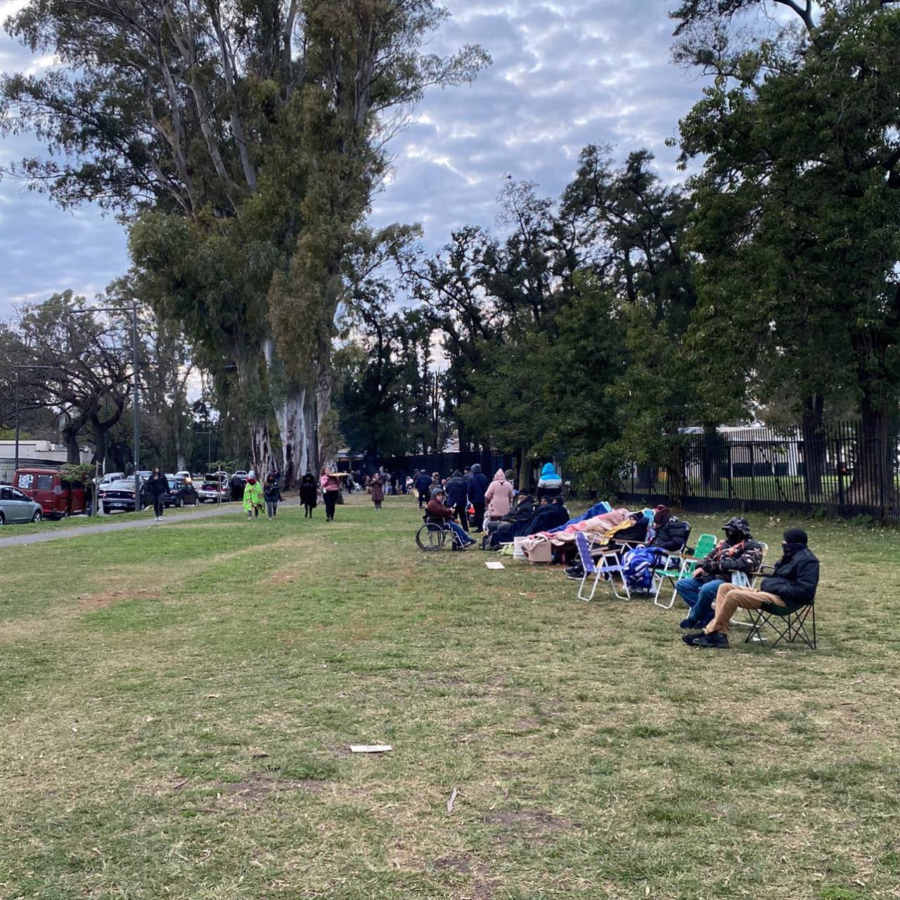 La ex Rural fue escenario de largas filas de espera para ver a la "sanadora".