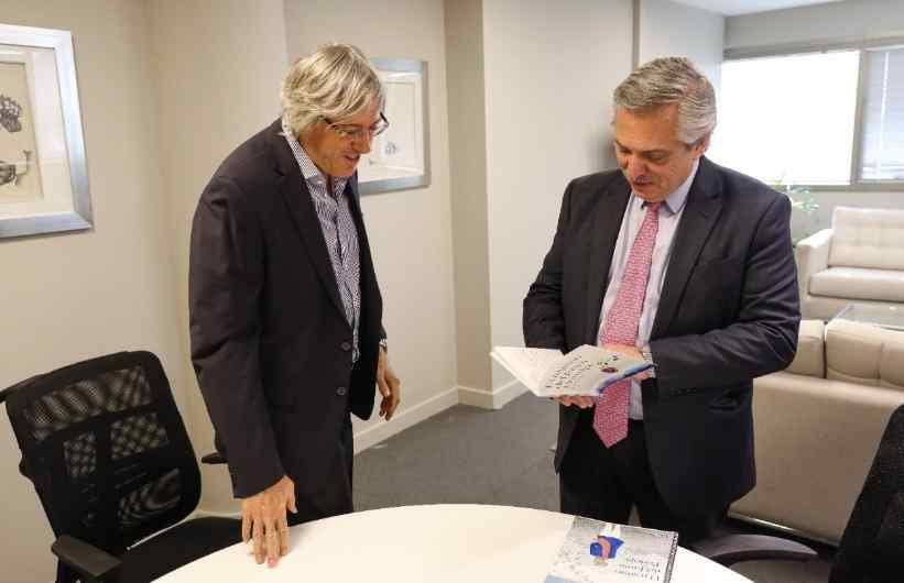 Alberto Fernández junto a Alejandro Roemmers (@alferdez).