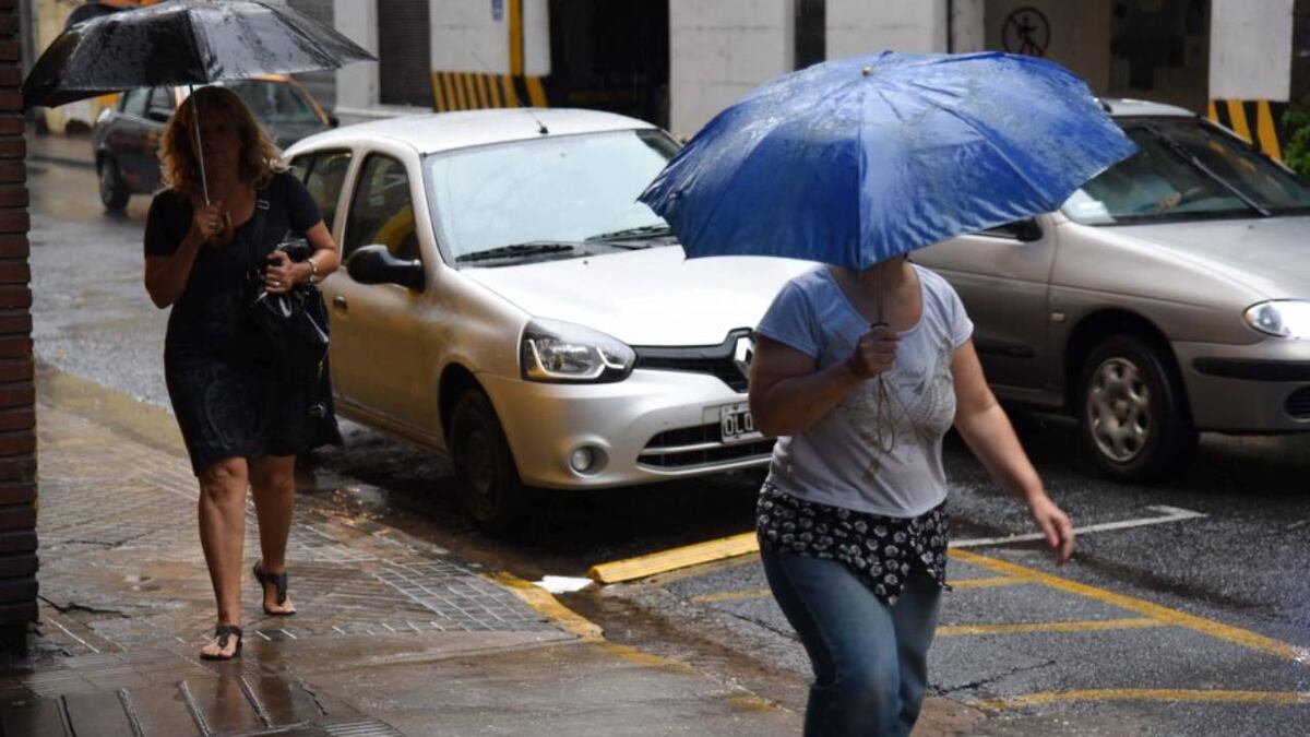 Coronavirus en Rosario: bajaron a la mitad los casos activos