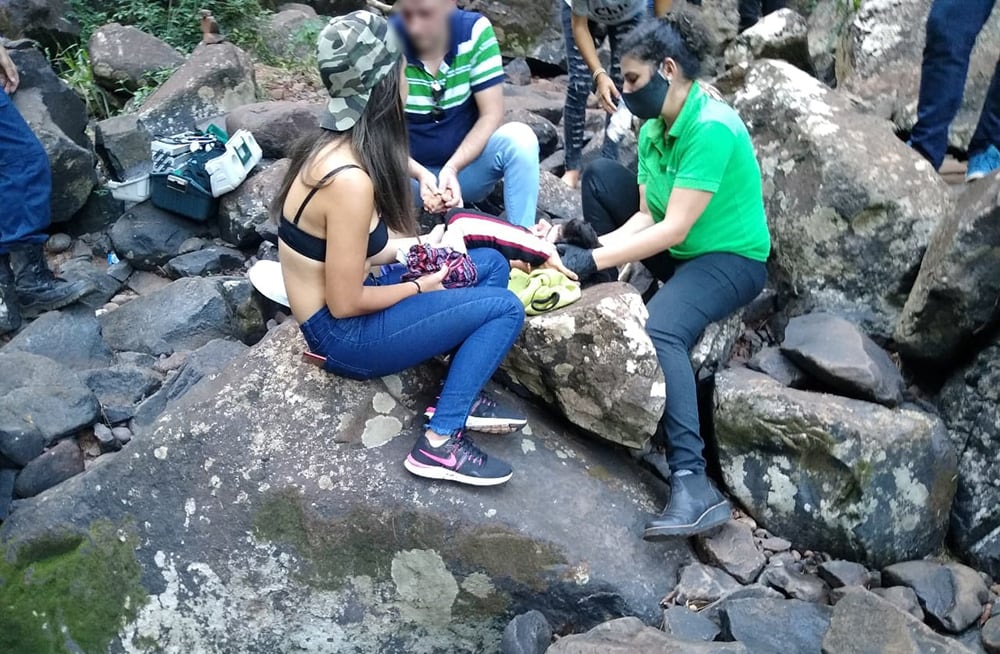 Salto Encantado: un turista sufrió un accidente y debió ser atendido