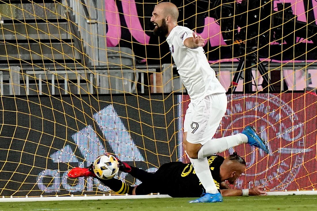 Higuaín celebra su gol en el Inter de Miami (Foto: AP).