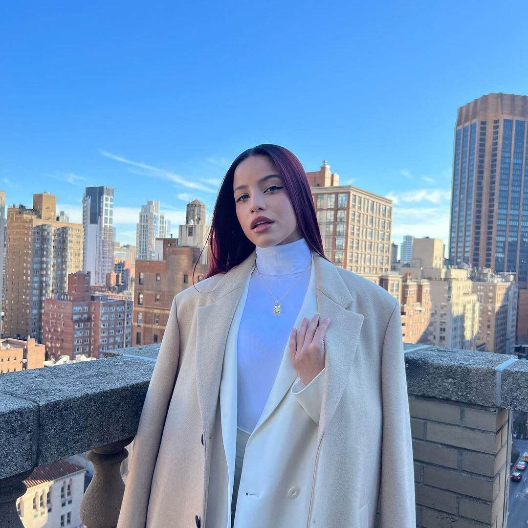 Emilia Mernes y un increíble look en tonos pastel en la Semana de la Moda de Nueva York