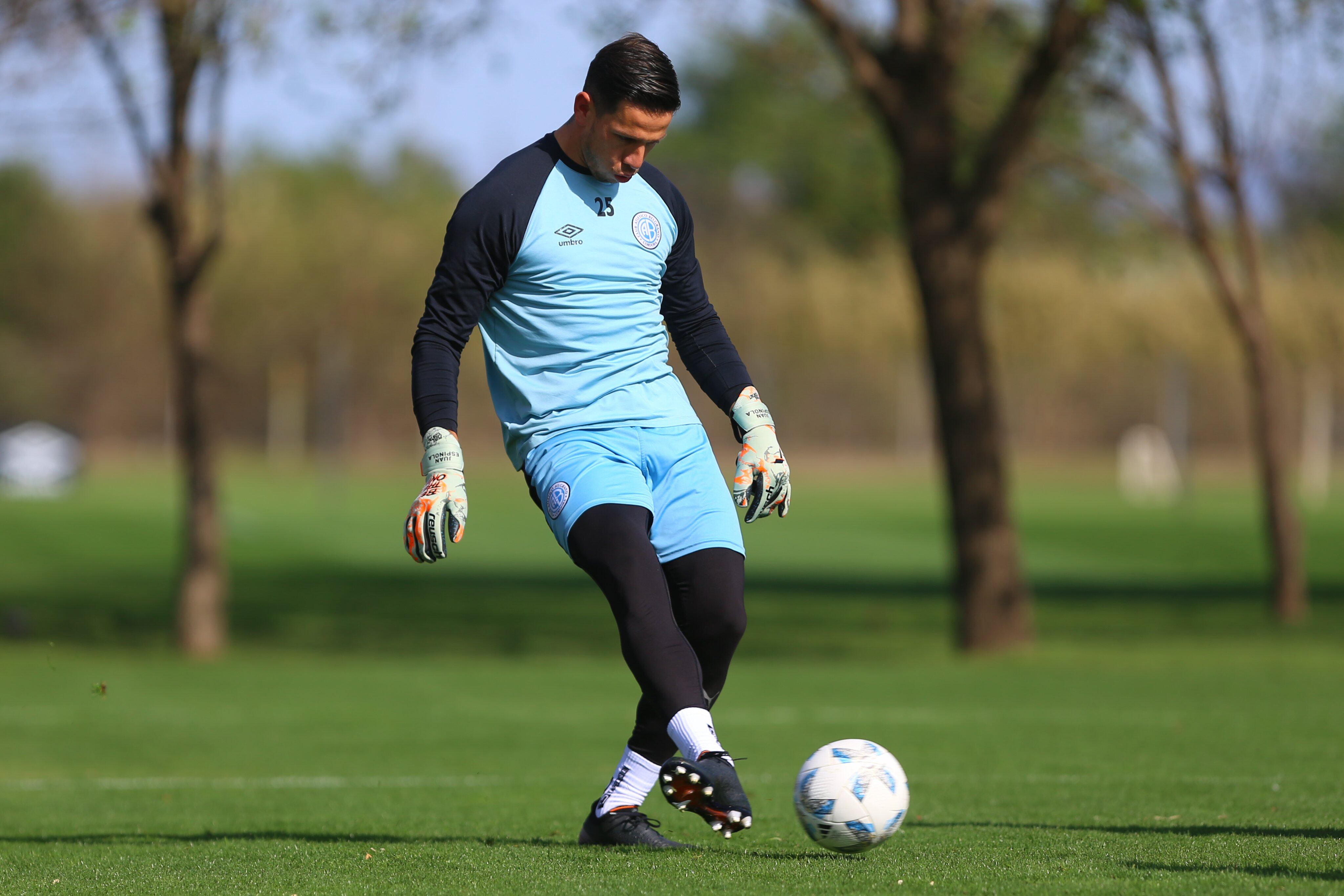 Juan Espínola, el arquero titular del Pirata, tras la doble fecha de eliminatorias está de regreso (Prensa Belgrano).