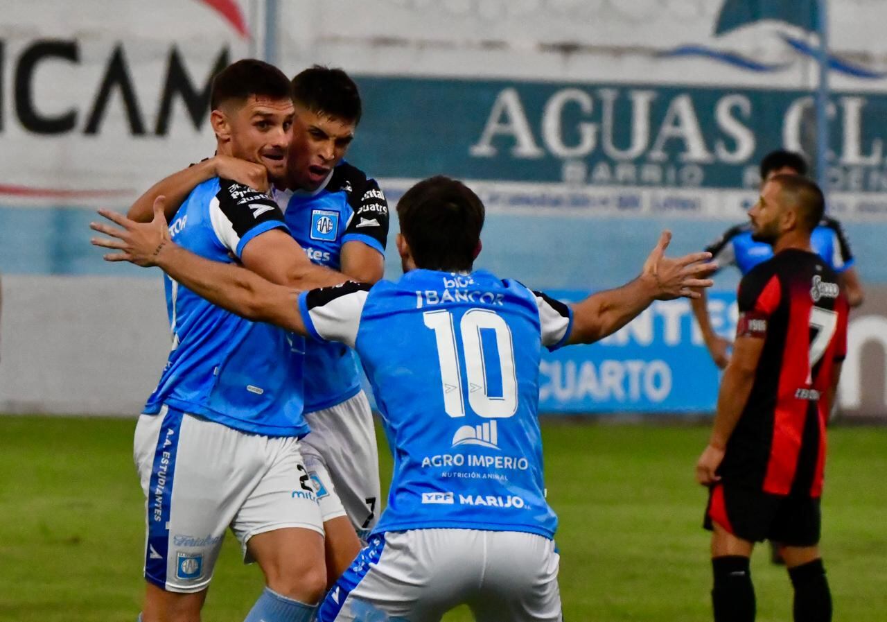 Estudiantes de Río Cuarto recibió a Defensores de Belgrano por la fecha 6 de la Primera Nacional. (Tomás Fragueiro / La Voz)