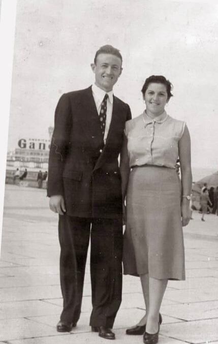 Francisco "Chicho" y Rosa Buonasorte en su luna de miel, un tiempito antes de llevar el helado artesanal a Maipú.