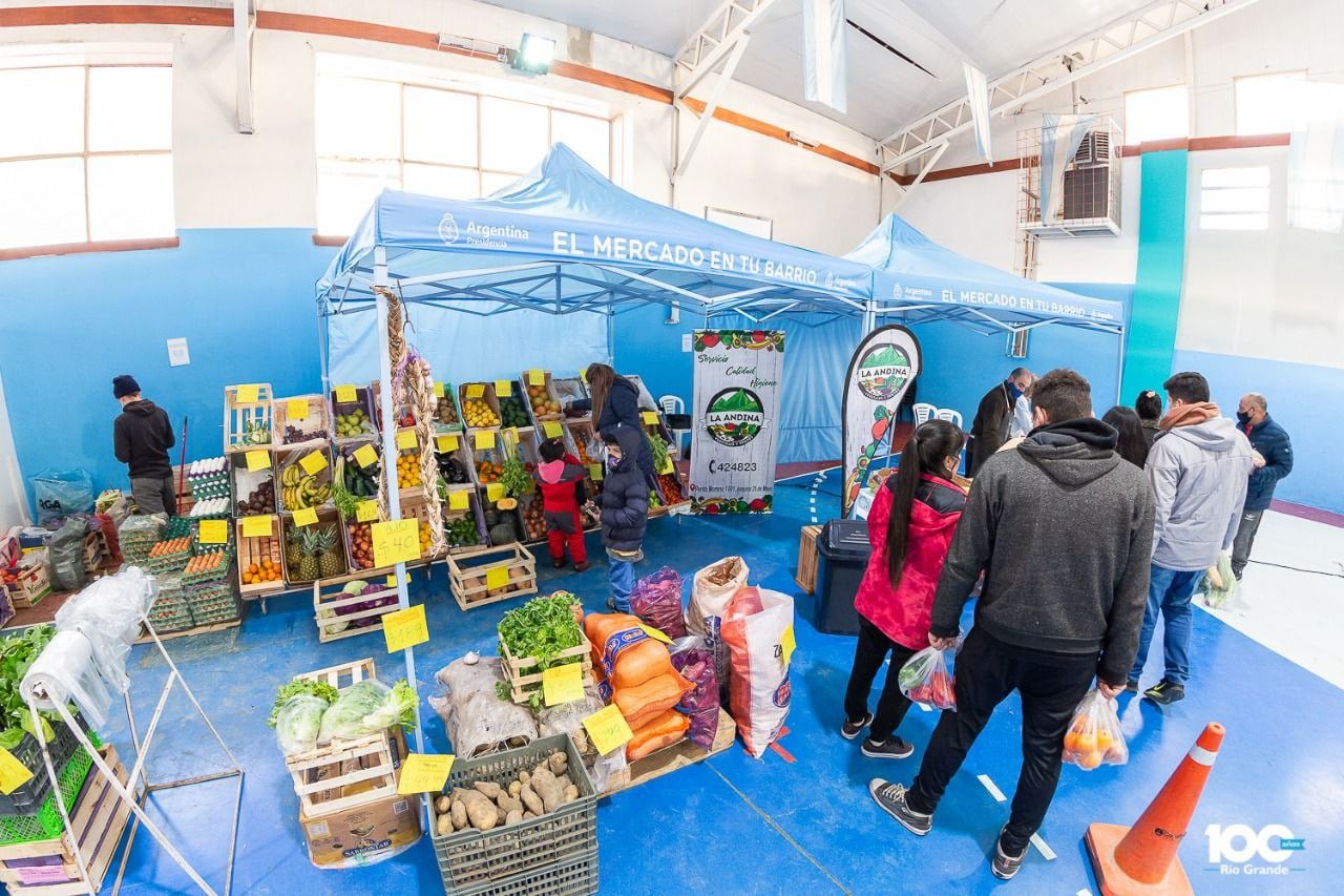 La feria organizada por el Municipio contó con la presencia de autoridades nacionales y se llevó a cabo en la Margen Sur.