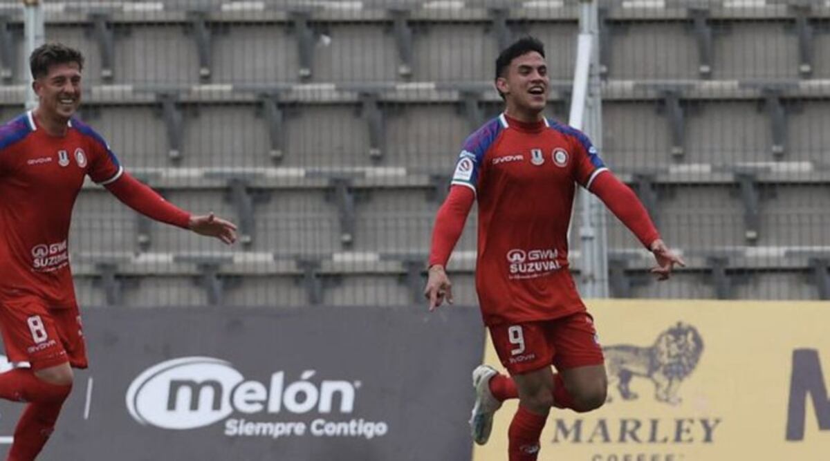 Se fue de Talleres y convirtió dos goles en su debut en un club de Chile