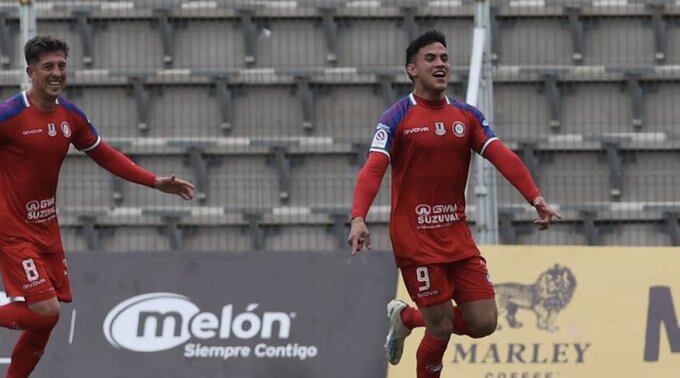 David Romero tuvo el debut más feliz. Llegó por pedido del DT de Unión La Calera, Walter Lemma, a quien conoció en el semillero de Talleres. Con sus tantos, su nuevo equipo le ganó 2 a 1 a Palestino. (Prensa Unión La Calera)