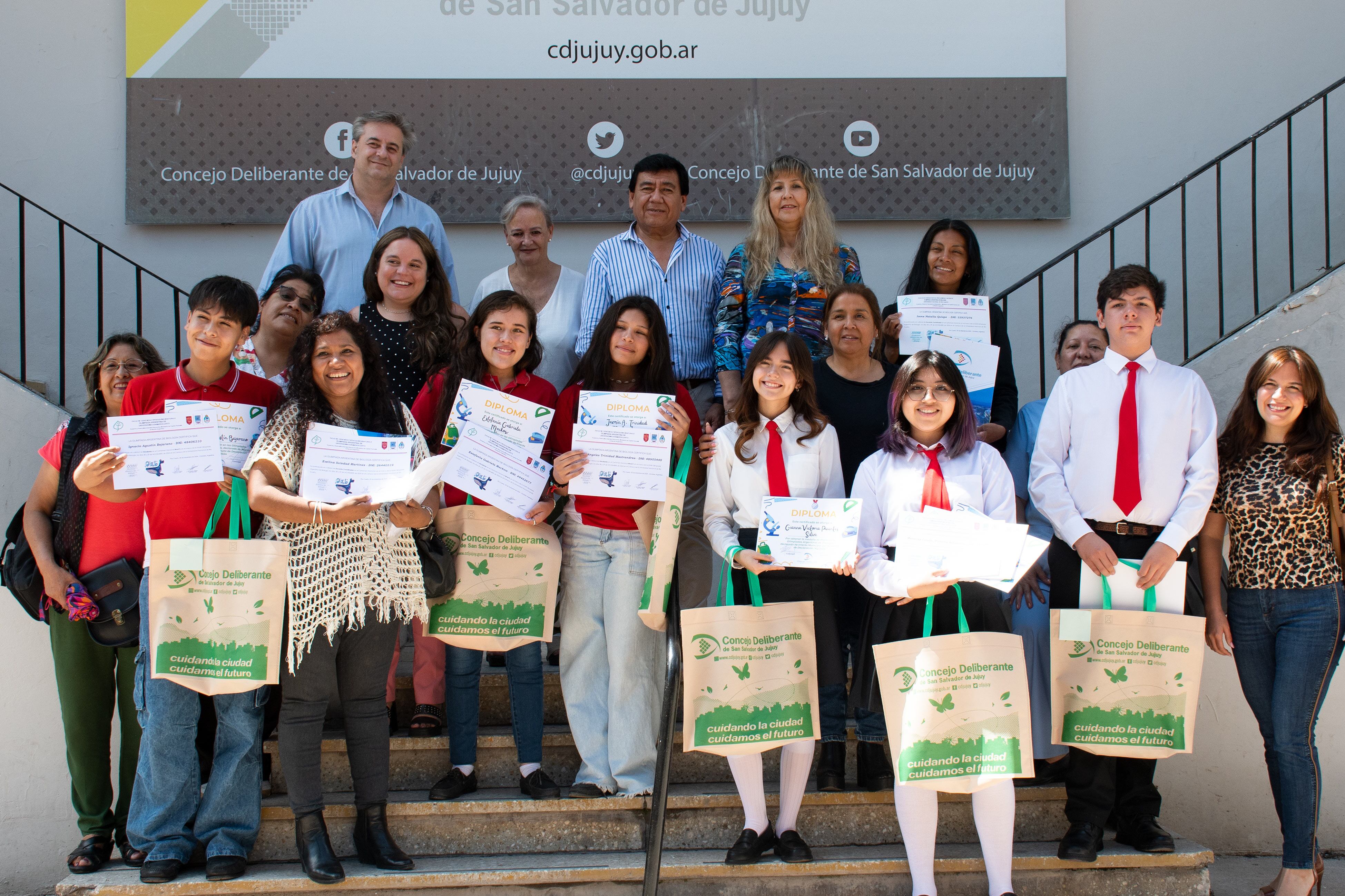 Concejales de San Salvador de Jujuy reconocieron la destacada participación de alumnos del nivel medio de la ciudad en la 33.ª Olimpiada Argentina de Biología.