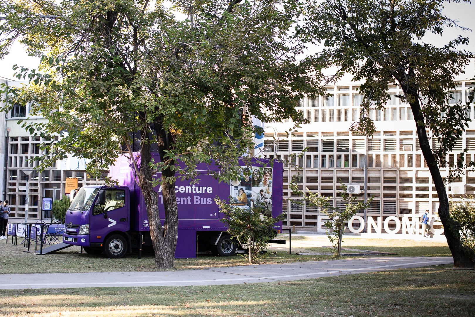 El camión tecnológico “Talent Bus” visitará dos universidades mendocinas en búsqueda de talentos.