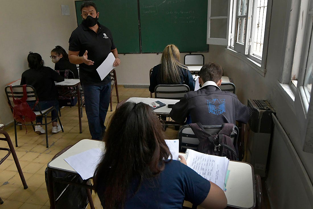 Vuelta clases presenciales en escuelas primarias y secundarias 