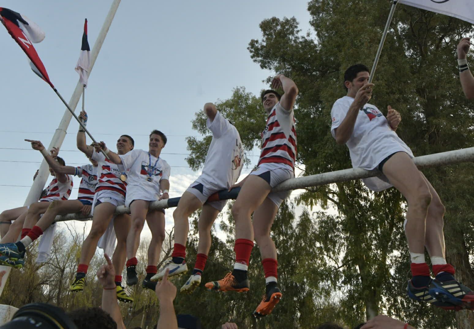 Marista Rugby Club campeón del Torneo Regional del Oeste. / Orlando Pelichotti (Los Andes).