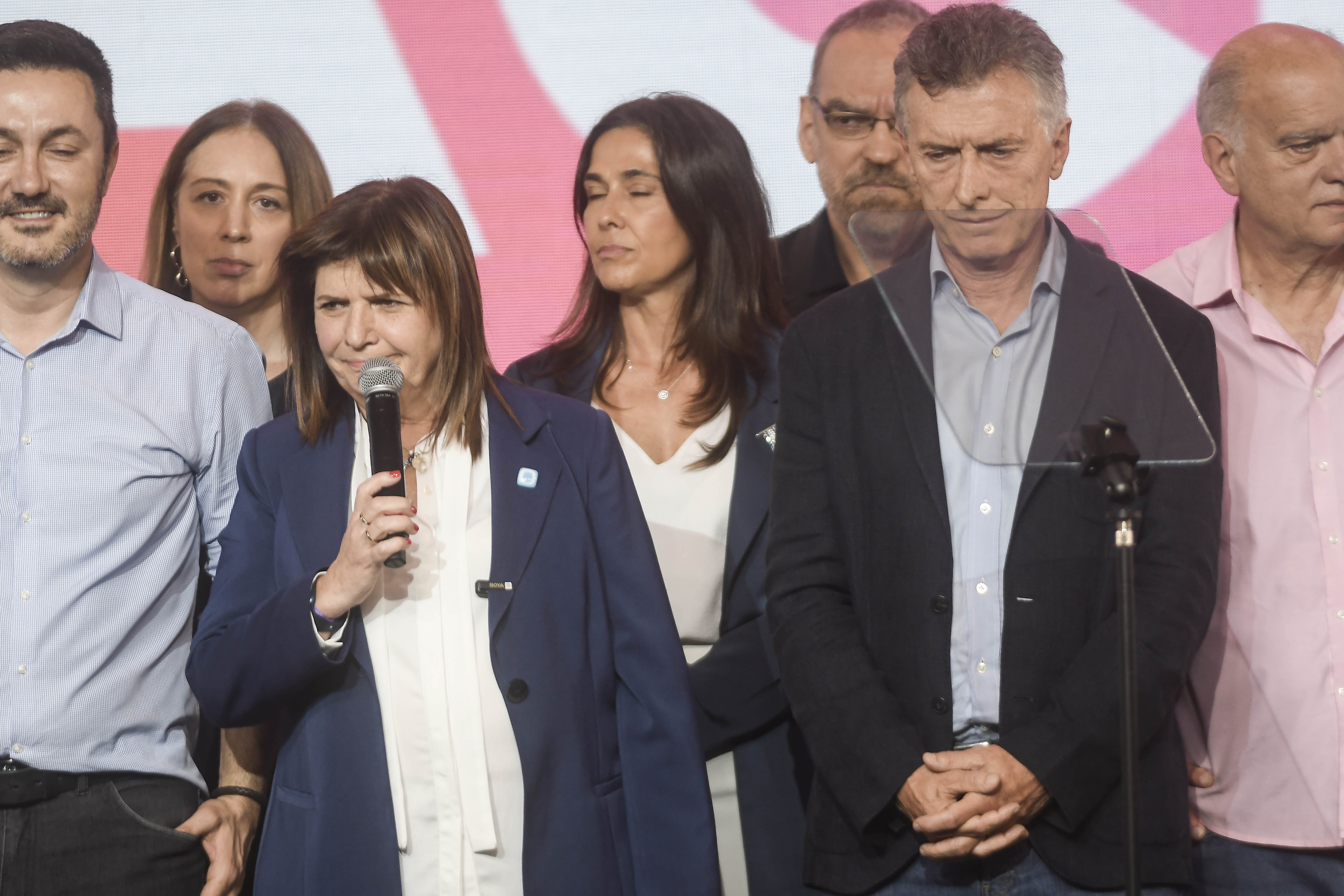 Elecciones 2023. Búnker de Juntos por el Cambio. Mauricio Macri, Patricia Bullrich, Luis Petri. Horacio Rodríguez Larreta, Lilita Carrió, Gerardo Morales, Néstor Grindetti. (Federico López Claro)