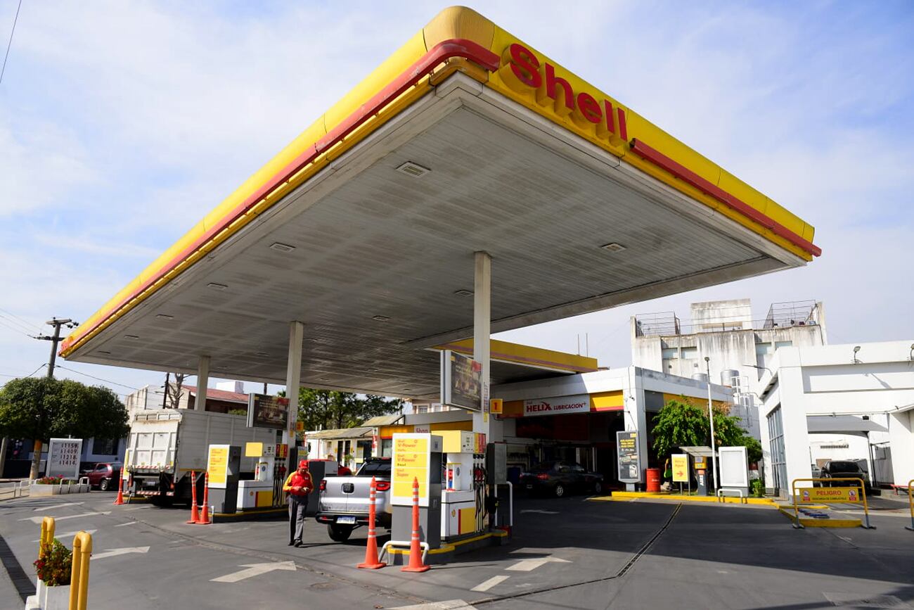 Estación de servicio Shell donde la mujer policía consumió cocaína cuando patrullaba. 