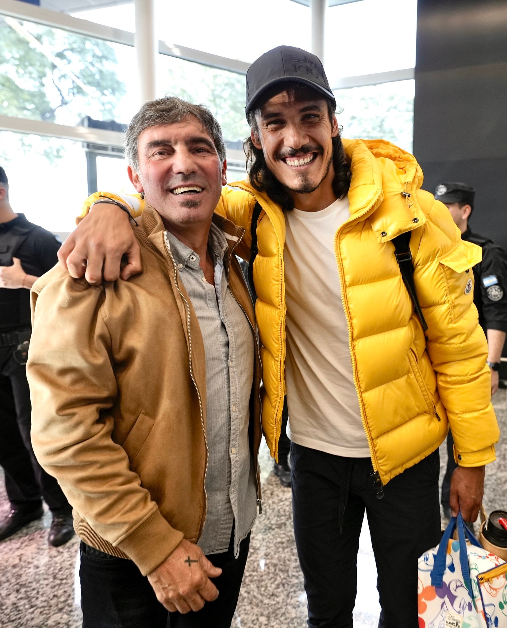 Sergio "Manteca" Martínez junto a Edinson Cavani.