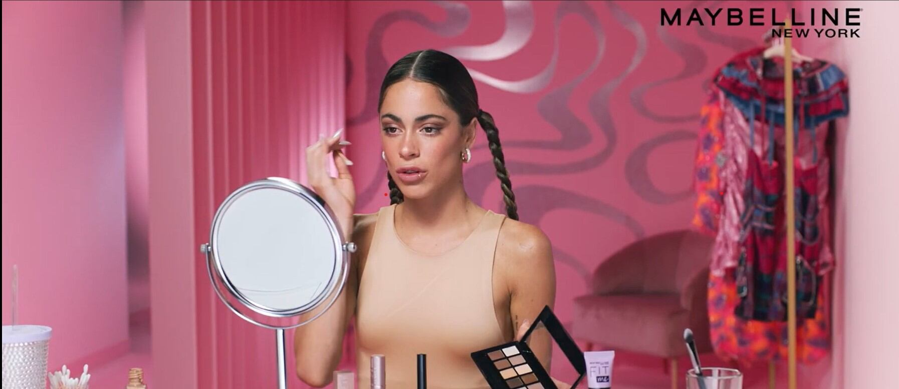 Maybelline ft TINI, maquillaje de ojos.