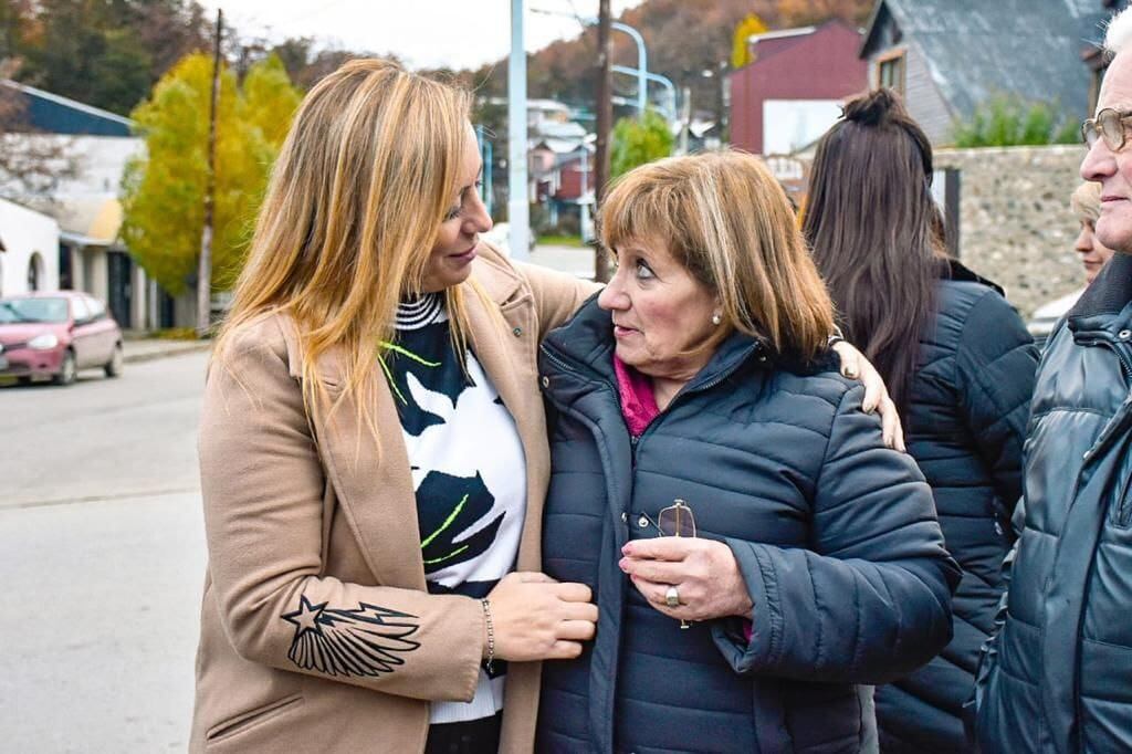 El intendente Walter Vuoto junto a centros de jubilados dió inicio de la obra de la primera Residencia para Adultos Mayores de Ushuaia.