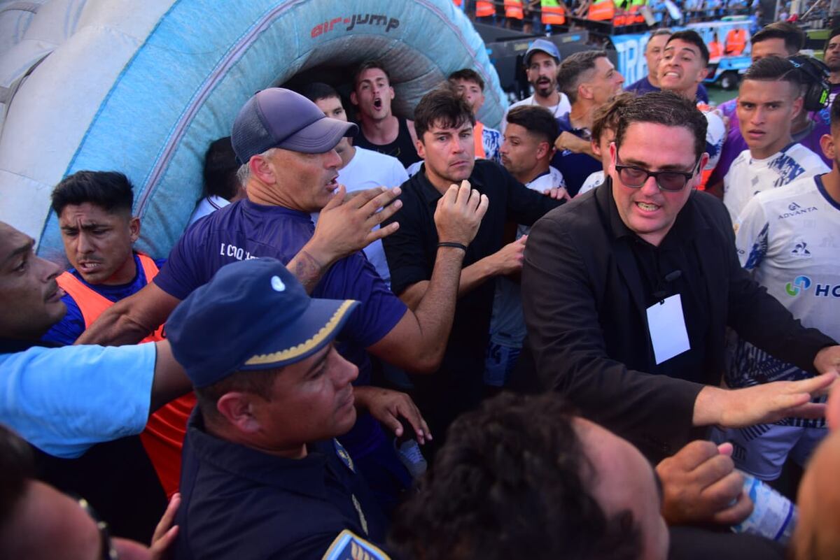 Repudiable: el Belgrano-Talleres con tumultos al final, y agresión al hijo de Andrés Fassi