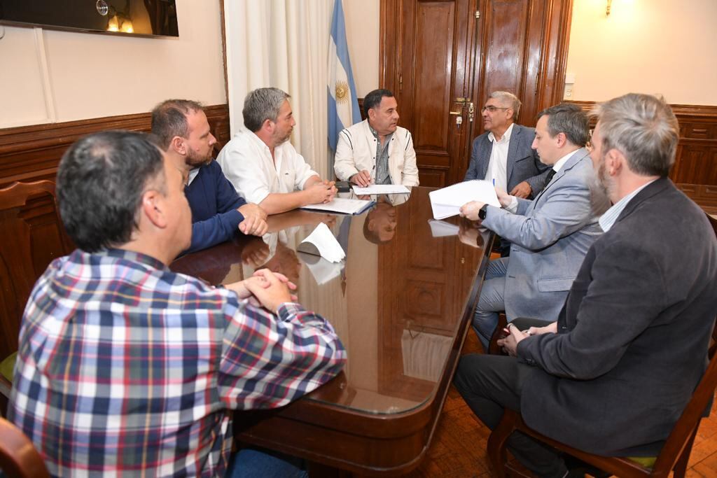 Reunión con representantes gremiales.