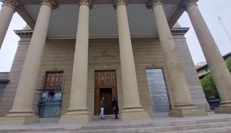 Iglesia Catedral de San Luis blindada por el Encuentro Plurinacional de Mujeres.