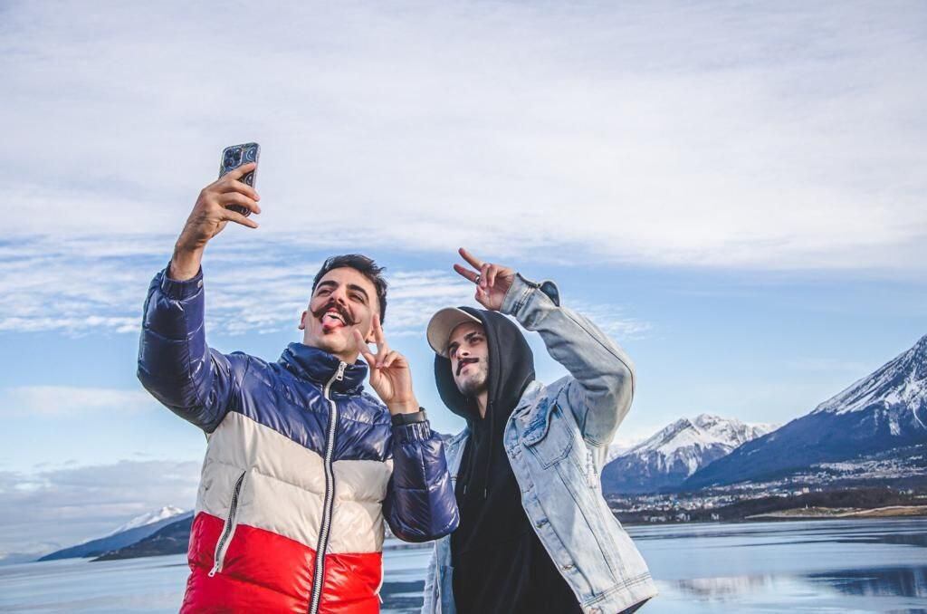 Influencers de Brasil llegaron a Ushuaia para promocionarla