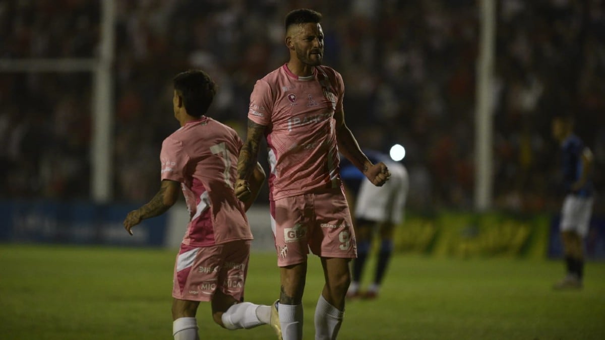 El delantero fue el encargado de volver a hacer gritar un gol a los hinchas de Instituto en el Monumental de Alta Córdoba.