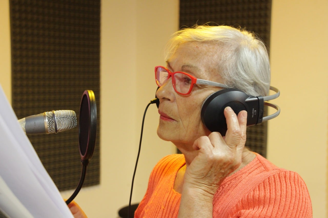 Artistas locales en el estudio de grabación del Centro Cultural La Estación