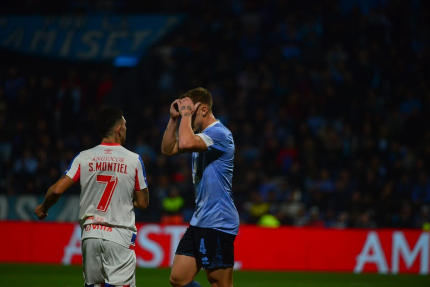 Belgrano recibió a Argentinos Juniors en el estadio Gigante de Alberdi por la cuarta fecha de la Liga Profesional. (Nicolás Bravo / La Voz)