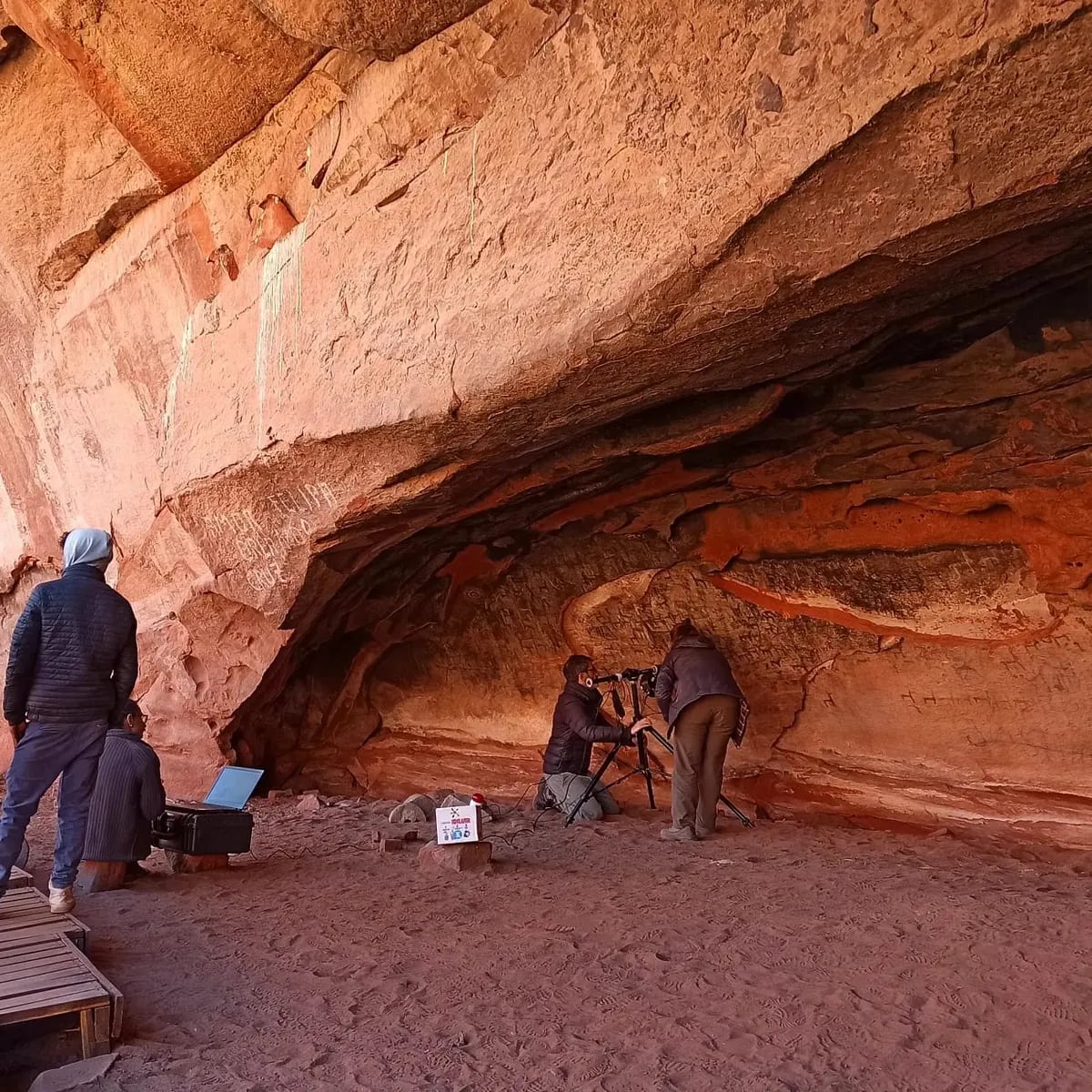 Entre el 14 y el 19 de abril se desarrolló la segunda etapa del estudio arqueométrico de las pinturas rupestres, realizando trabajos de campo en el sitio arqueológico.