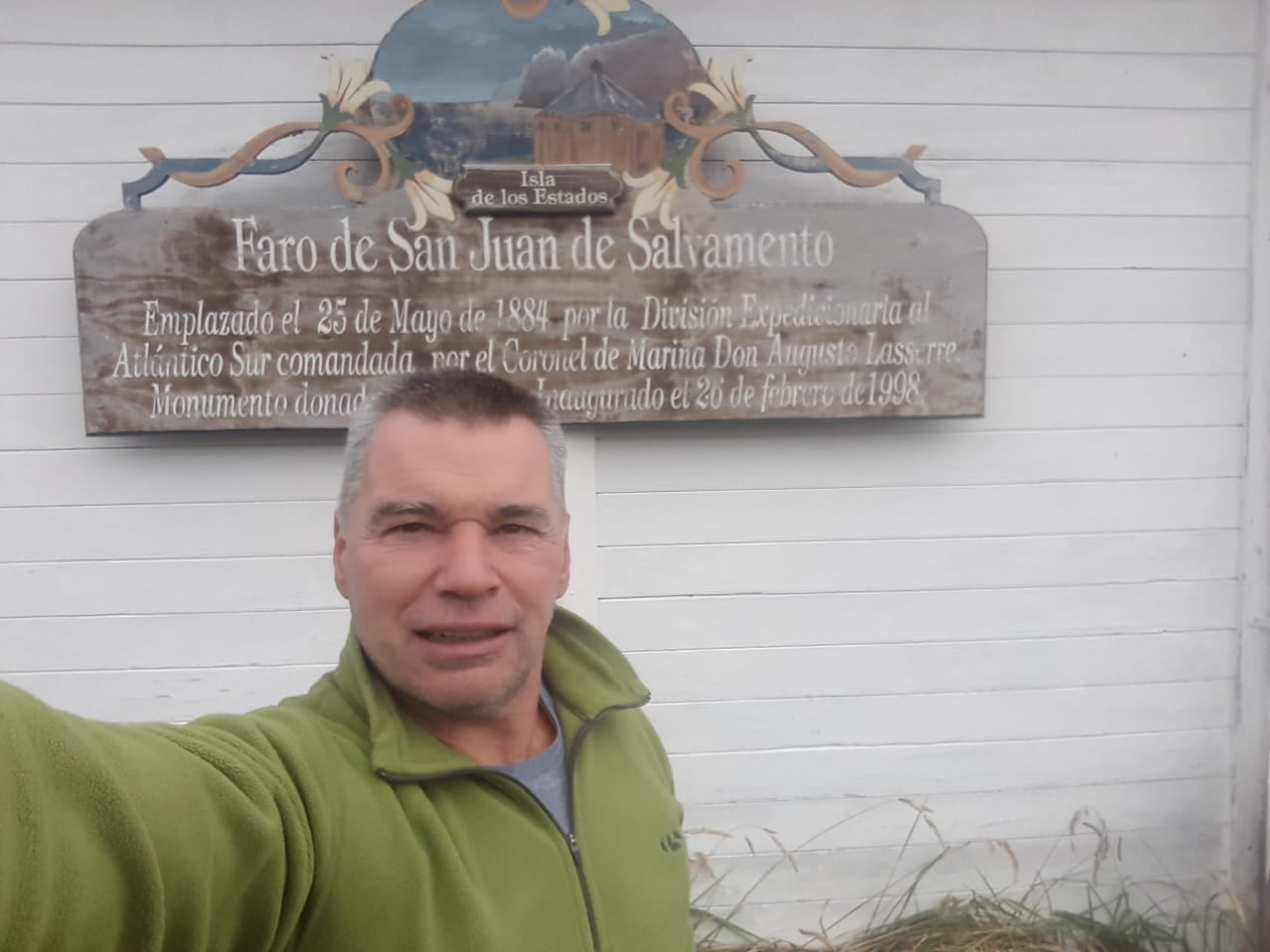 VGM Nilo Navas en el "faro del fin del mundo" - San Juan de Salvamento.