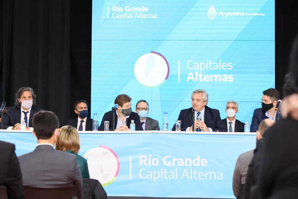 El presidente Alberto Fernández estuvo en el polo industrial de Río Grande, a donde viajó por ser esa ciudad una “Capital Alterna”.