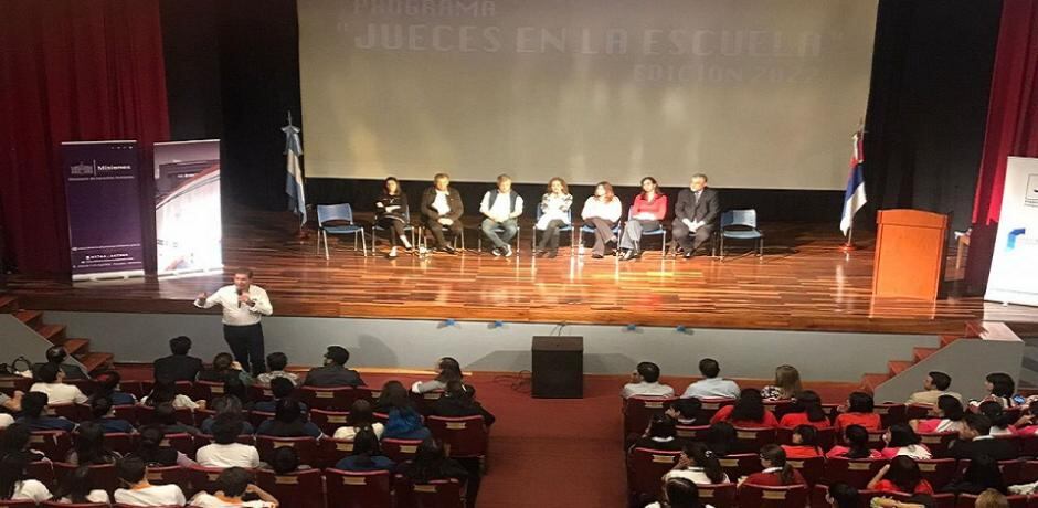 Presentaron en Puerto Rico el programa “Jueces en la Escuela 2022”.