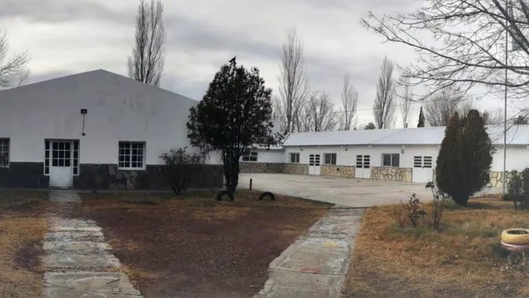 Una maestra de Neuquén no dejó que un niño de 6 años vaya al baño y por la indignación que generó tuvo que renunciar.