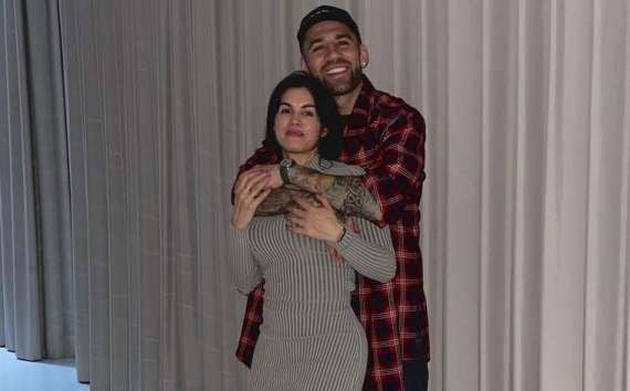 Nicolás Otamendi y su pareja parecen ser una de las relaciones más fuertes que hay dentro de la selección Argentina.