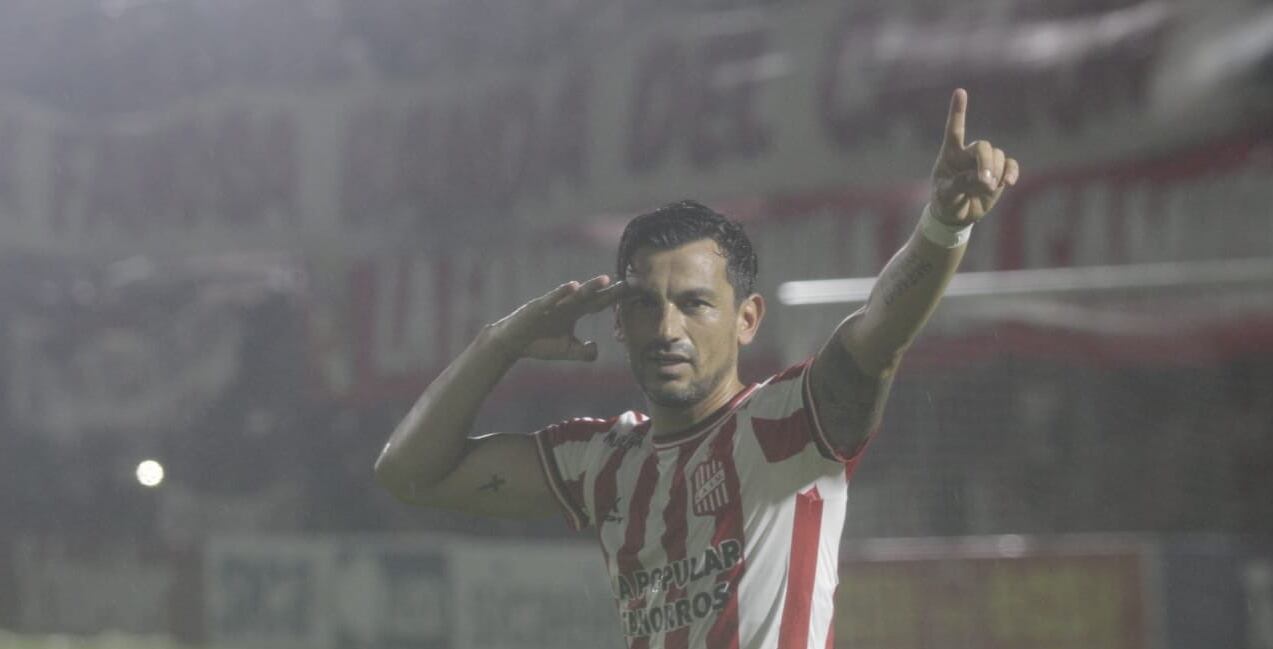 De penal Tino Alberto Costa puso en ventaja a San Martín de Tucumán a los 28' del primer tiempo por la Primera Nacional.