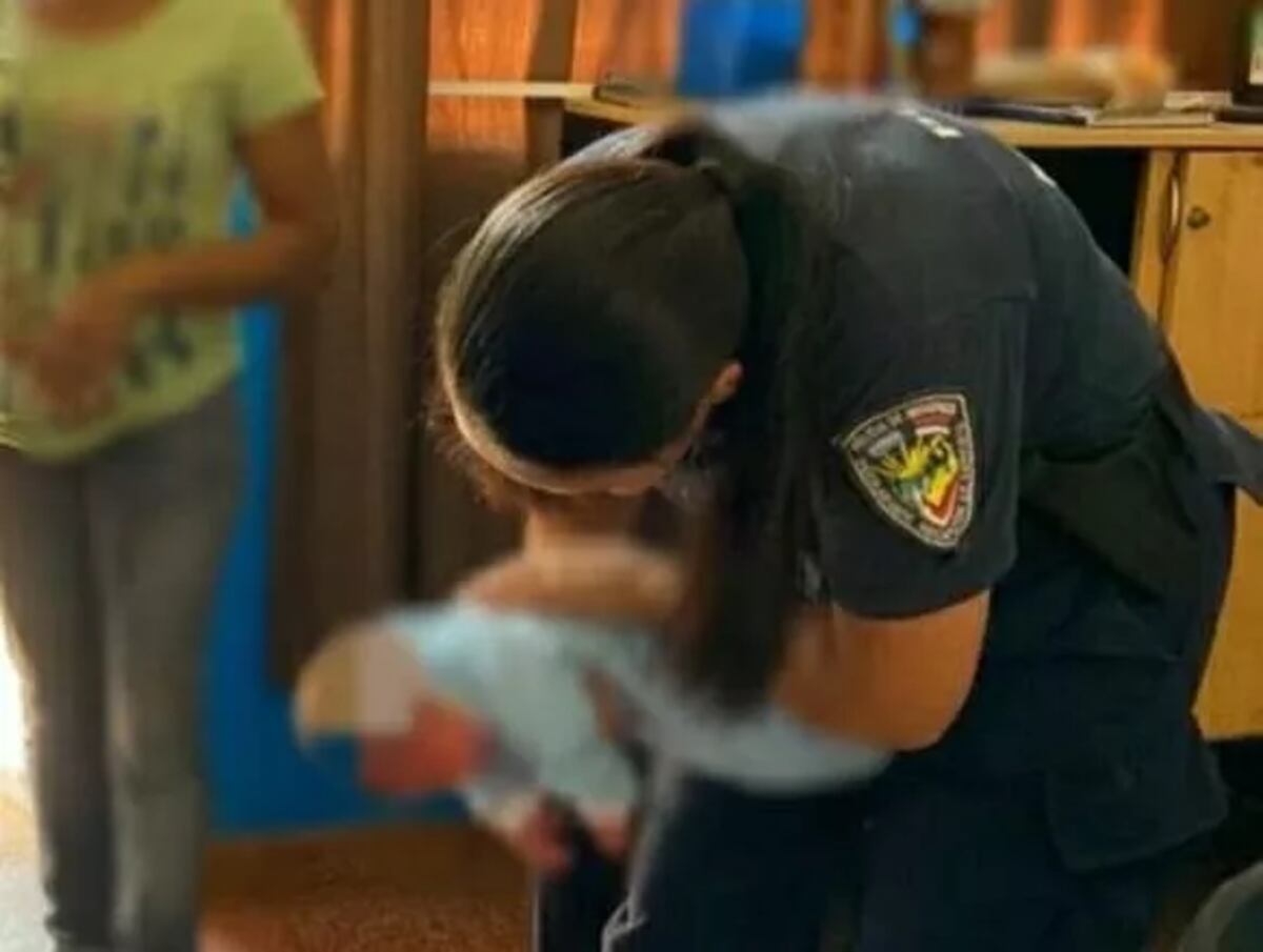Policías reanimaron a un bebé de 15 días