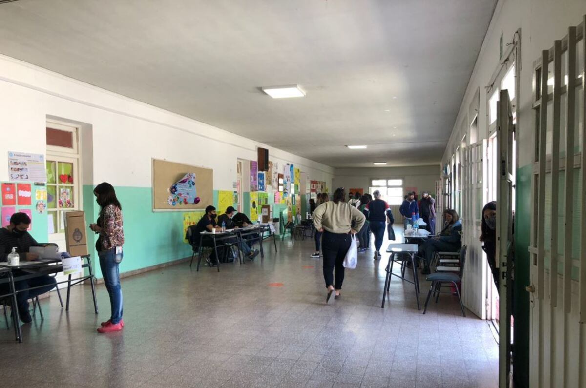 PASO 2021: para airear el cuarto oscuro prendieron el ventilador pero no calcularon lo que podía pasar con las boletas