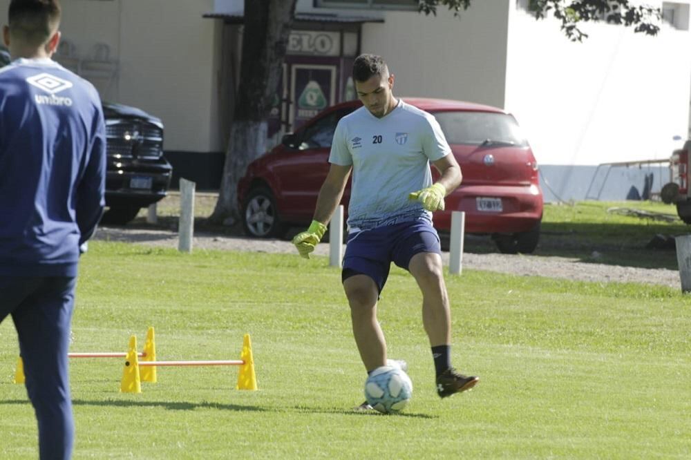 El arquero Franco Pizzicannella sufrió la rotura de ligamentos cruzados anteriores de la rodilla izquierda.