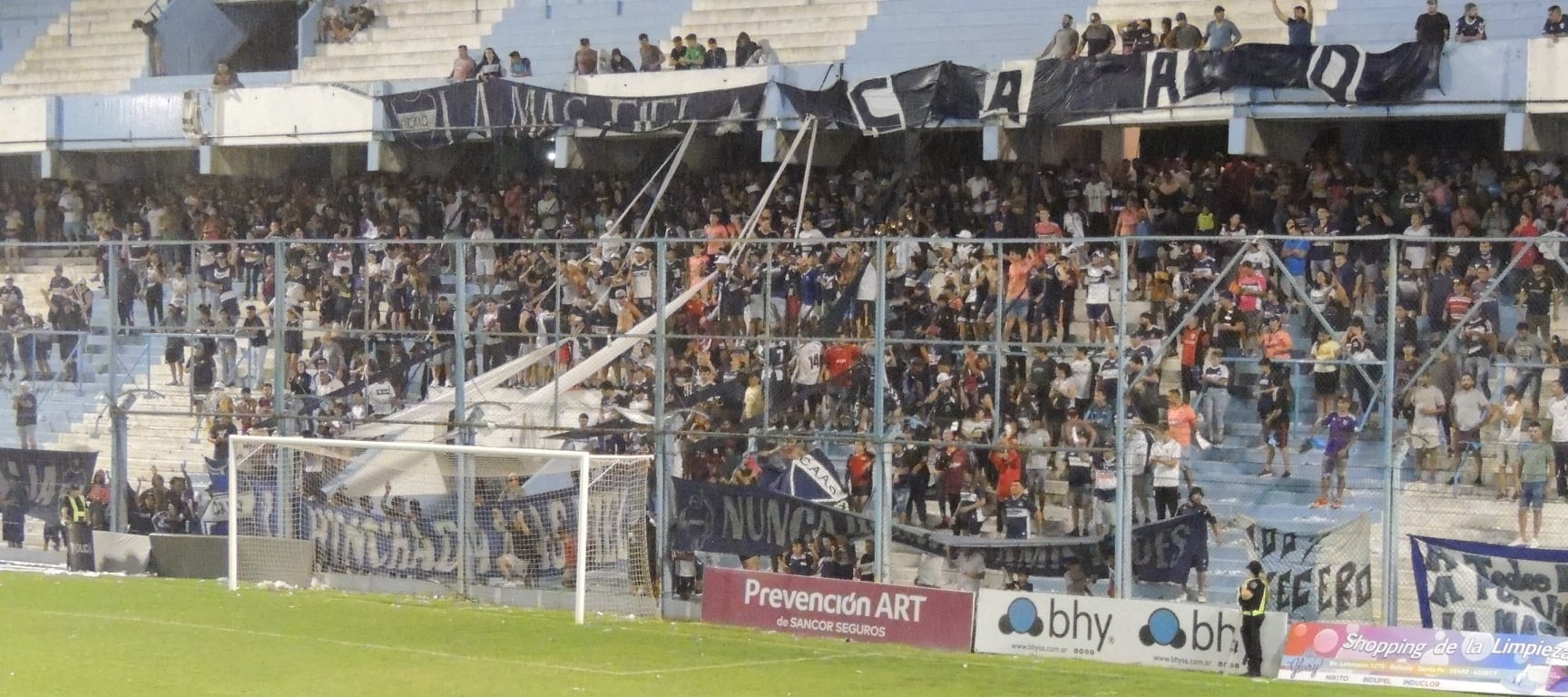 Gran marco de público en el estadio de Atlético de Rafaela