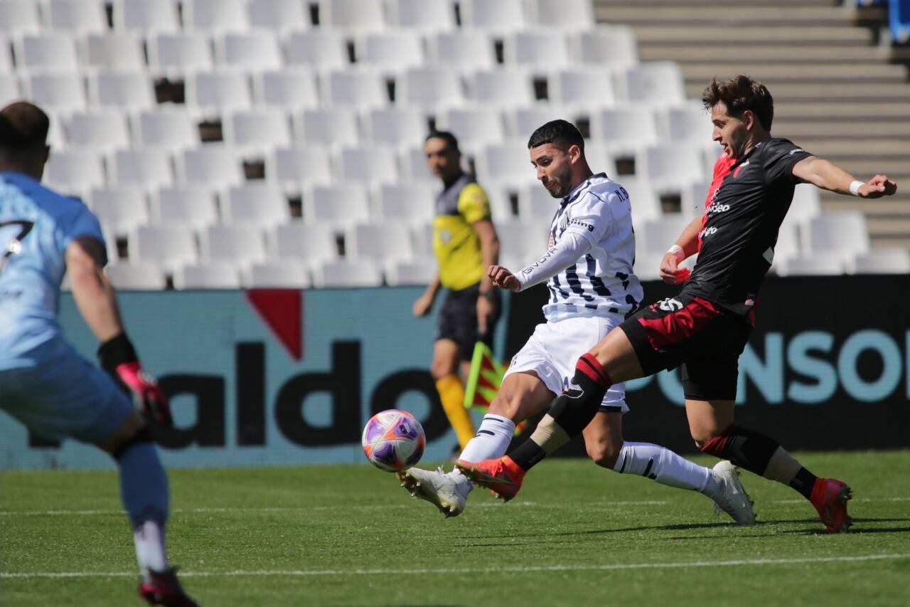 Talleres y Colón, en Mendoza, por los octavos de final de la Copa Argentina. (Prensa Copa Argentina)