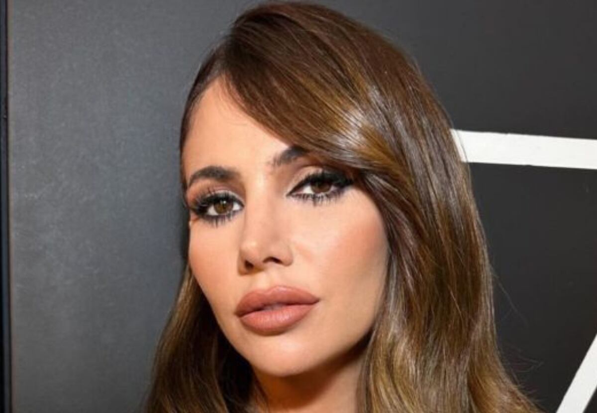 Desde la cama, Romina Uhrig mostró un adelanto de su fogosa producción para OnlyFans
