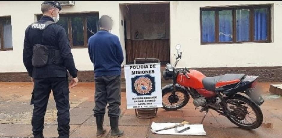 Circulaba en una motocicleta adulterada y terminó detenido.