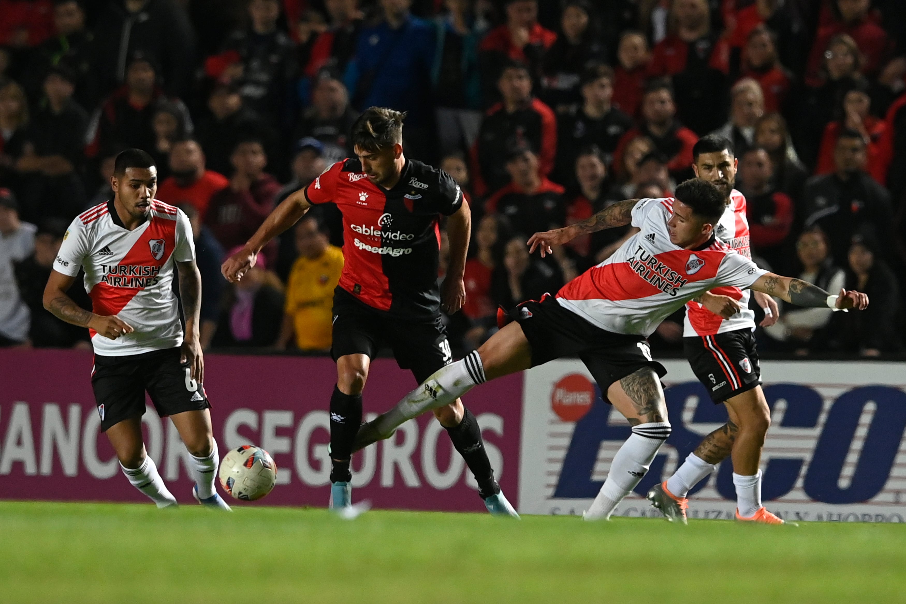 Colón venció a River por 1 a 0 por la tercera fecha del Torneo de la Liga Profesional.