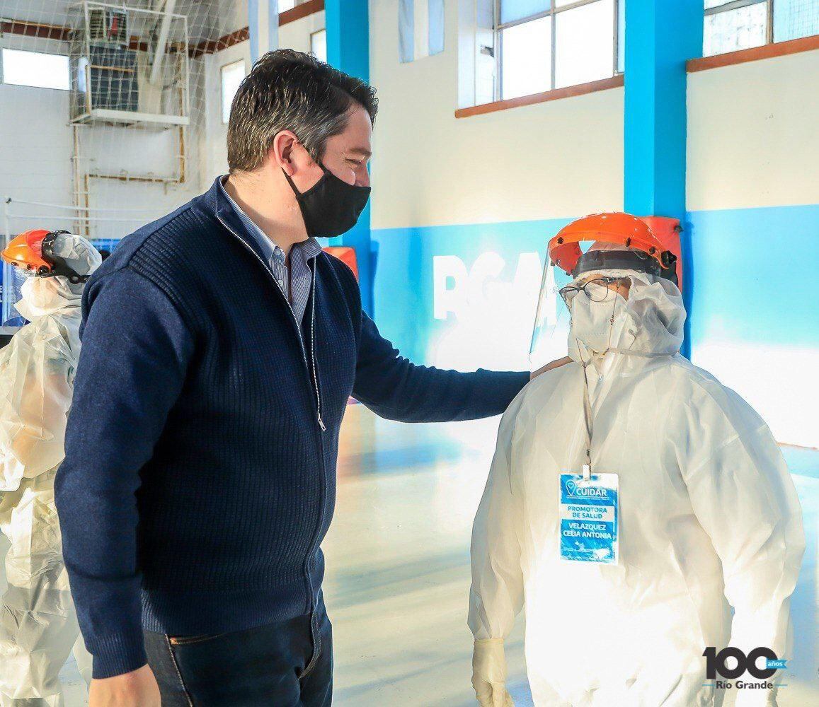 El intendente de Río Grande visitó a los trabajadores sanitarios y promotores territoriales realizada el miércoles en Margen Sur.